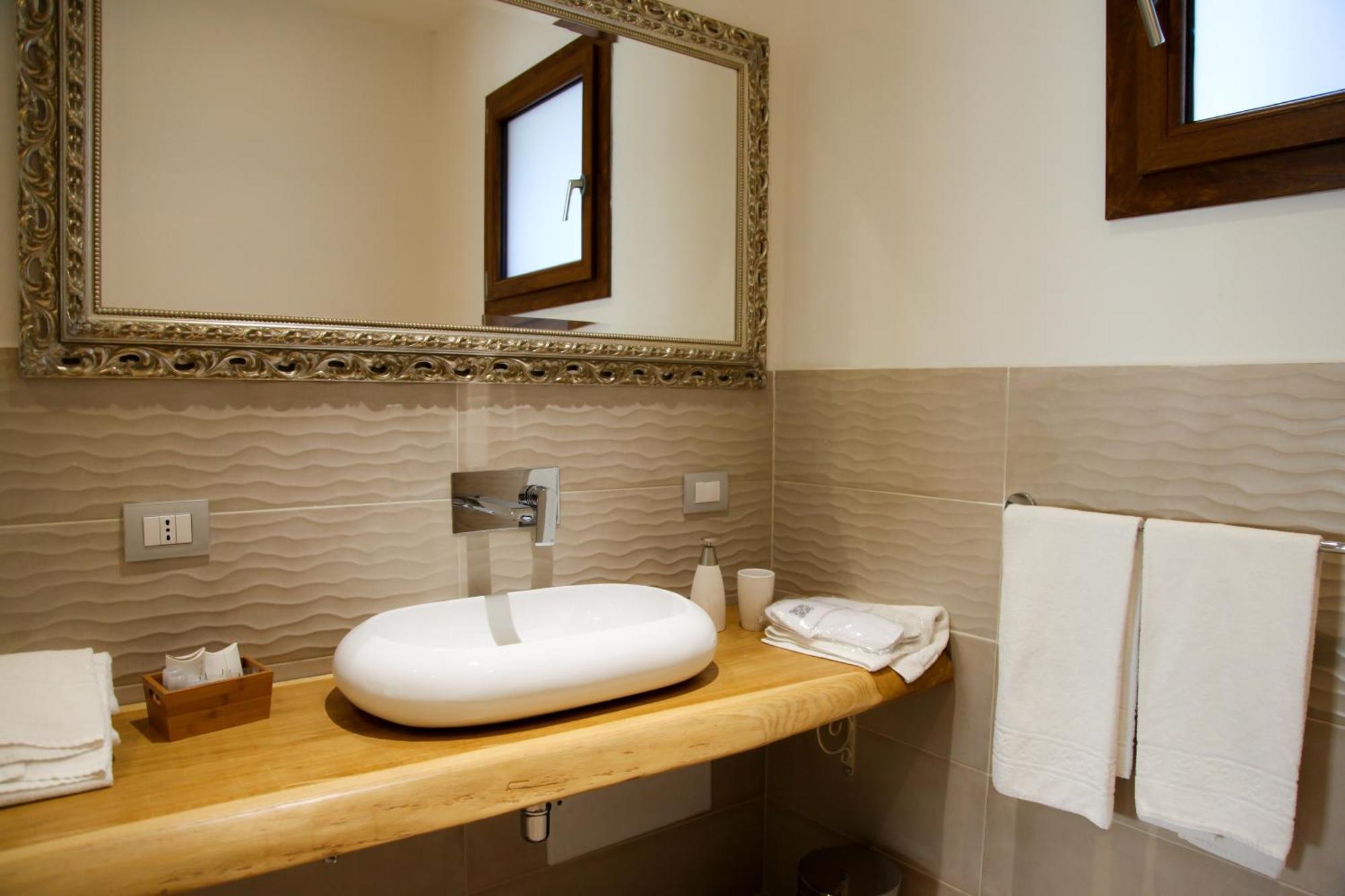 Hypnos Boutique Hotel San Teodoro  Bagian luar foto